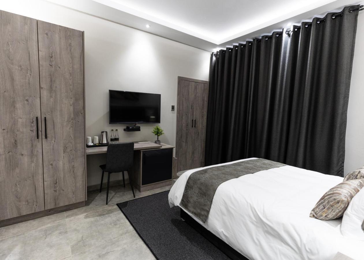 Luxe Boutique Hotel