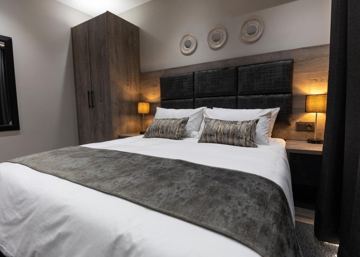 Luxe Boutique Hotel